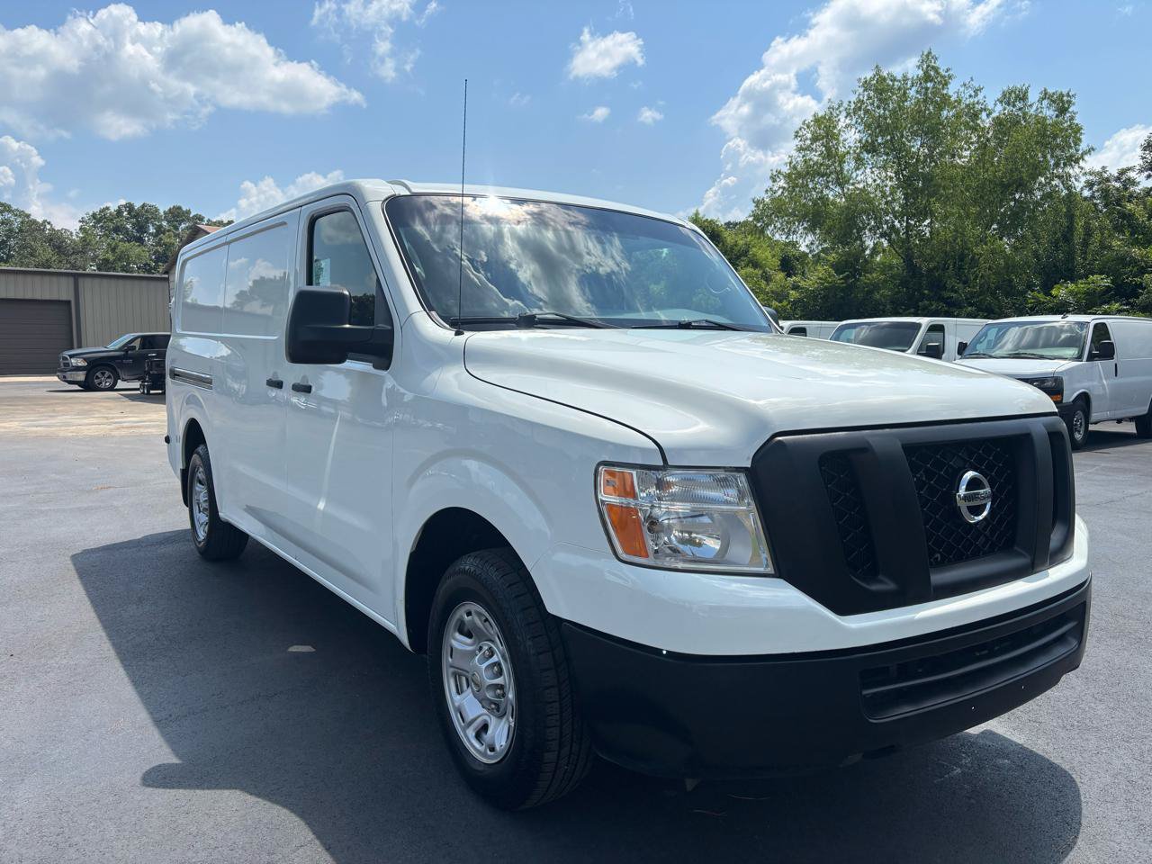 Used 2020 Nissan NV 2500 SV RWD image 2