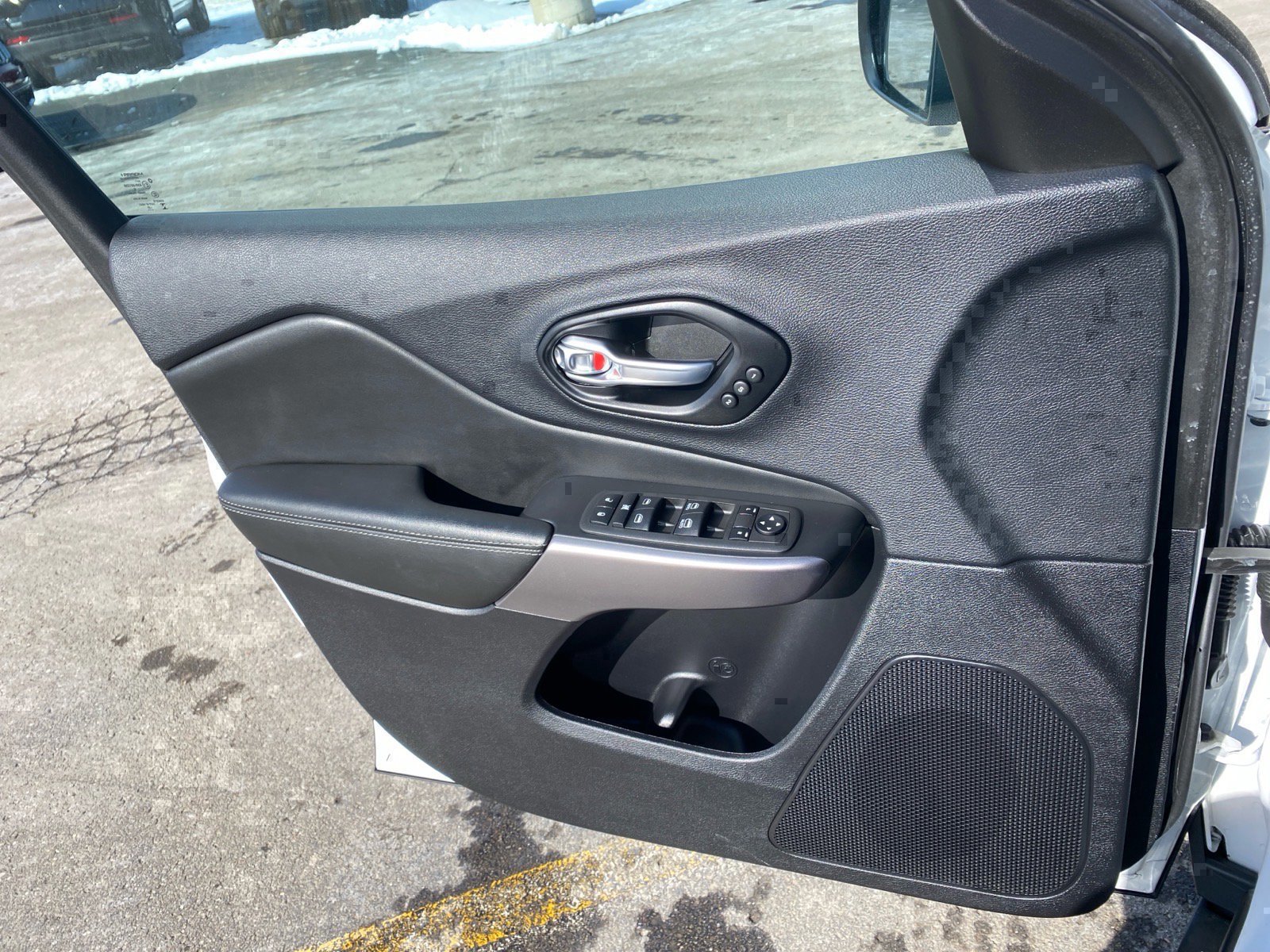 Used 2022 Jeep Cherokee Limited image 21