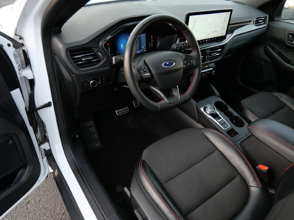 Certified 2023 Ford Escape ST-Line w/ Tech Pack #1 AWD/4WD image 11