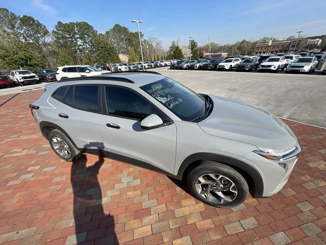 Used 2025 Chevrolet Trax LT w/ Driver Confidence Package image 20