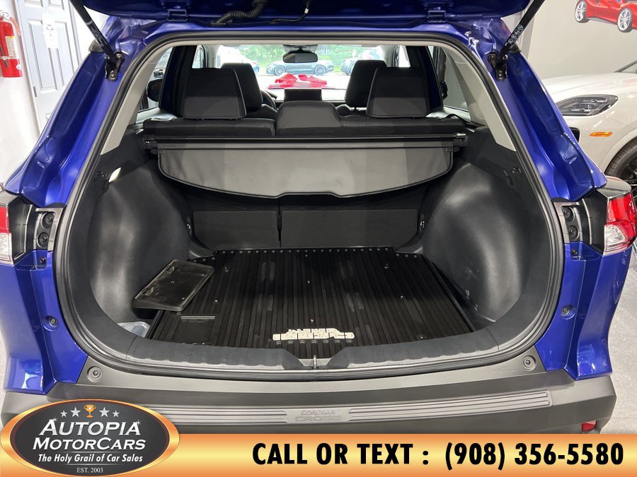Used 2025 Toyota Corolla Cross LE w/ Moonroof Package FWD image 22