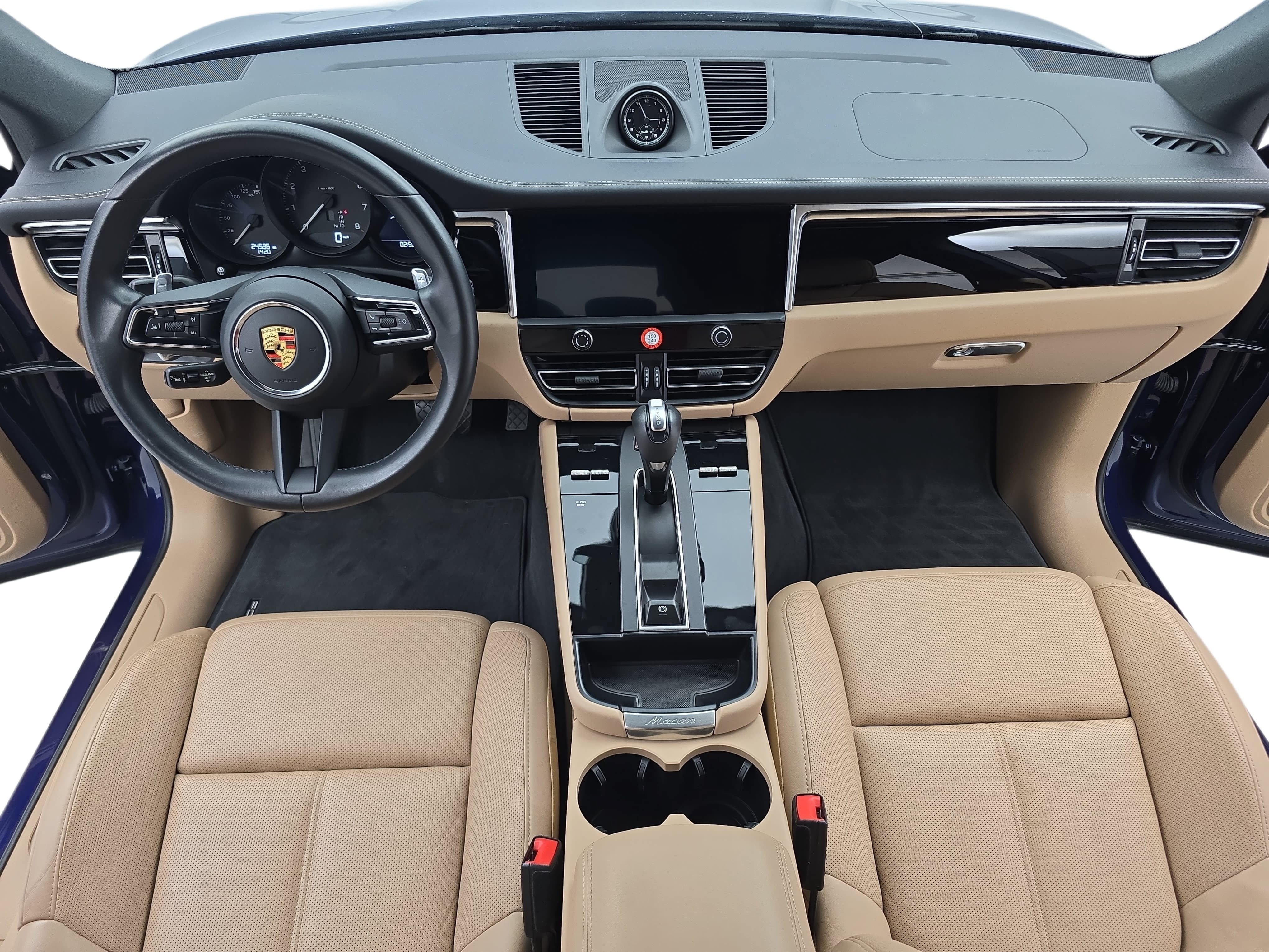 Certified 2024 Porsche Macan AWD/4WD image 11