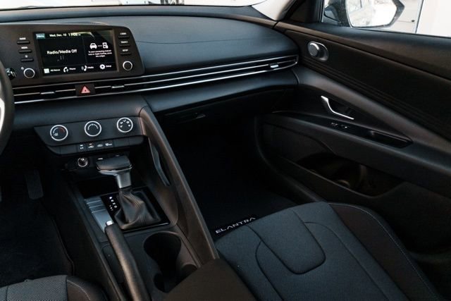 New 2026 Hyundai Elantra SE image 23