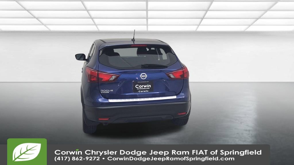 Used 2019 Nissan Rogue Sport S image 12