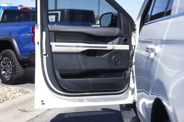 Used 2021 Ford Expedition Platinum image 30