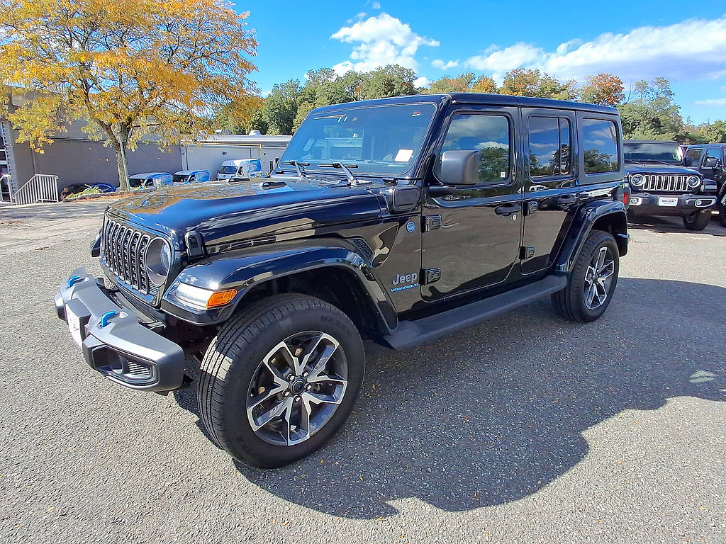 Used 2024 Jeep Wrangler Unlimited w/ Convenience Group AWD/4WD image 4