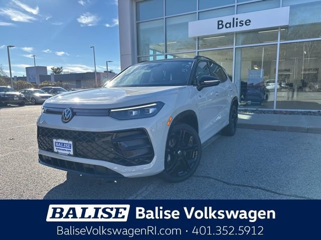 New 2026 Volkswagen Tiguan SE R-Line image 3