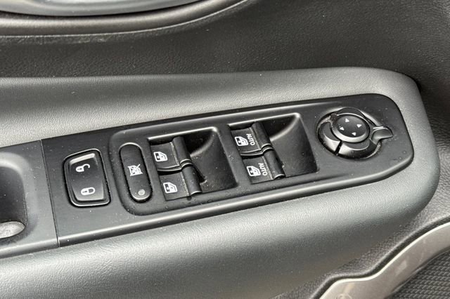 Used 2022 Jeep Renegade Latitude w/ Convenience Group image 12