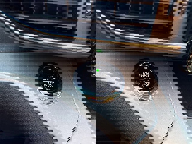 Used 2021 Ford Explorer XLT w/ Equipment Group 202A image 18