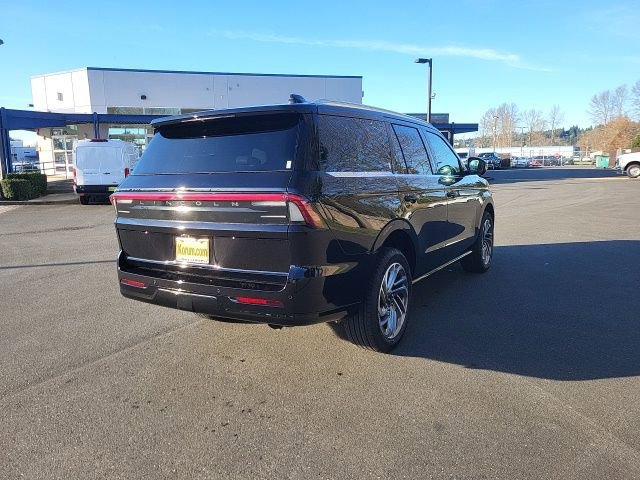 New 2026 Lincoln Navigator Reserve image 8