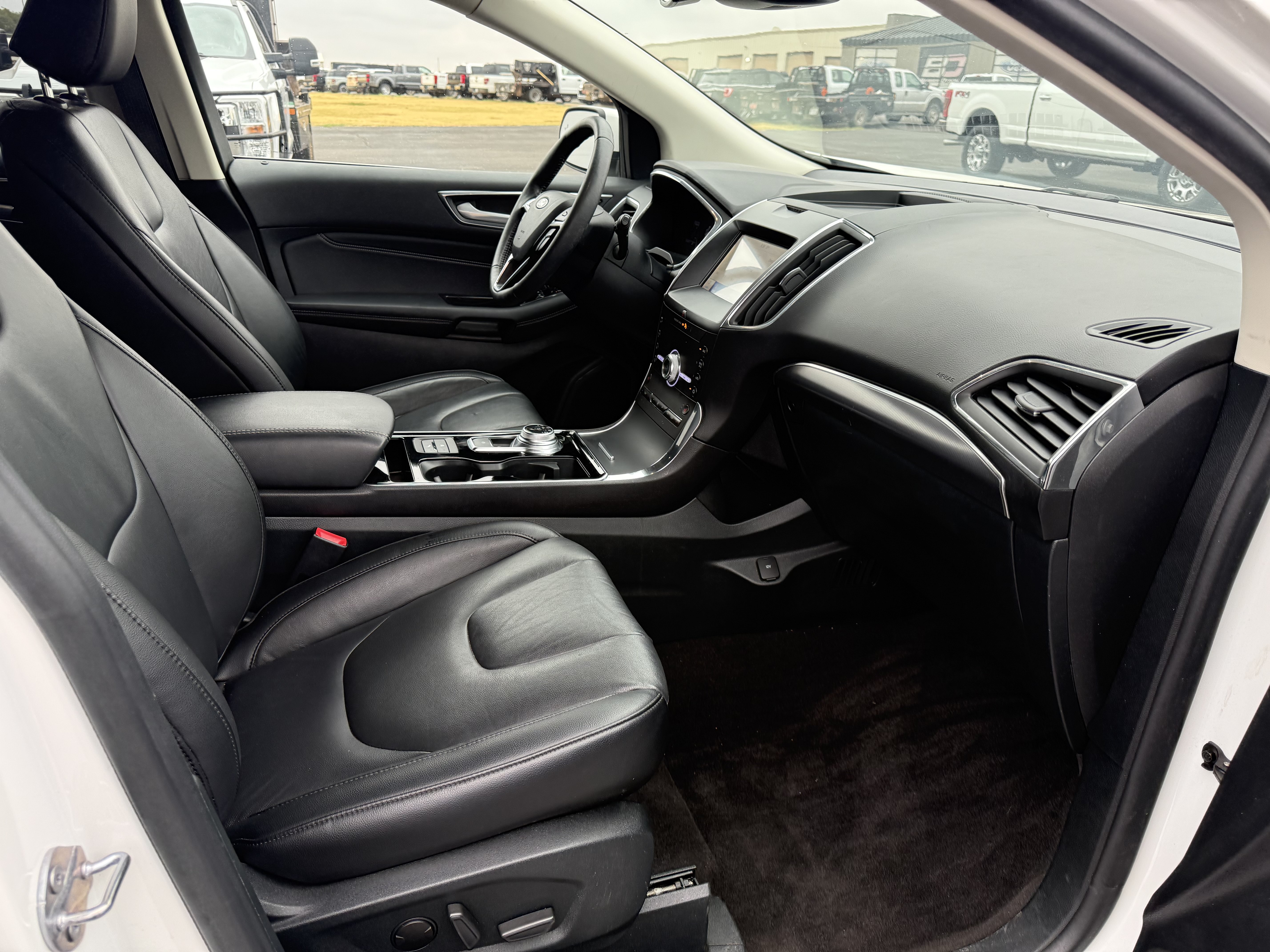 Used 2020 Ford Edge Titanium FWD image 10