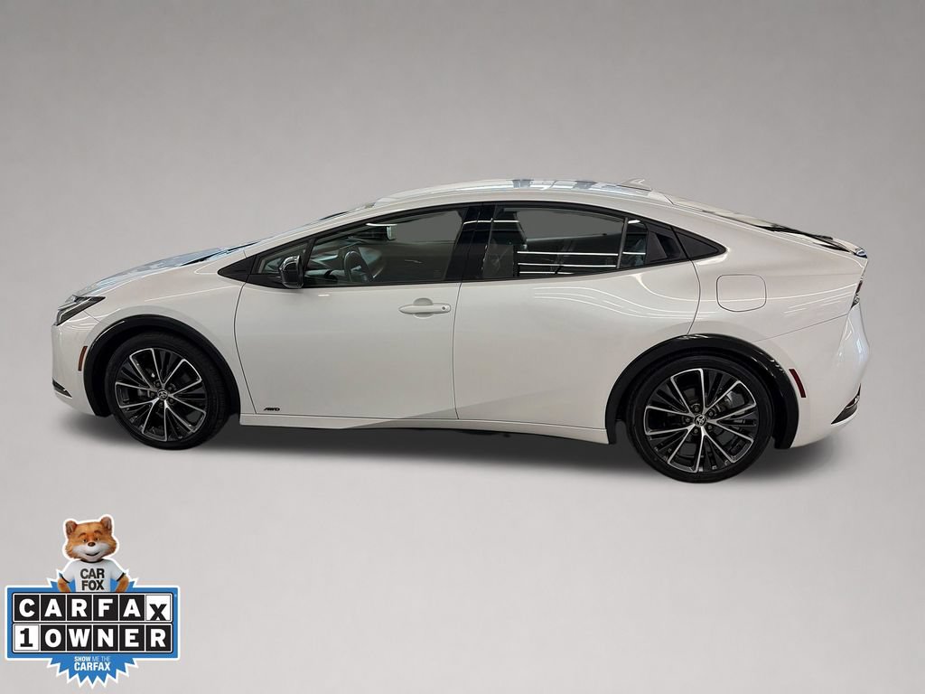 Used 2024 Toyota Prius XLE AWD/4WD image 7
