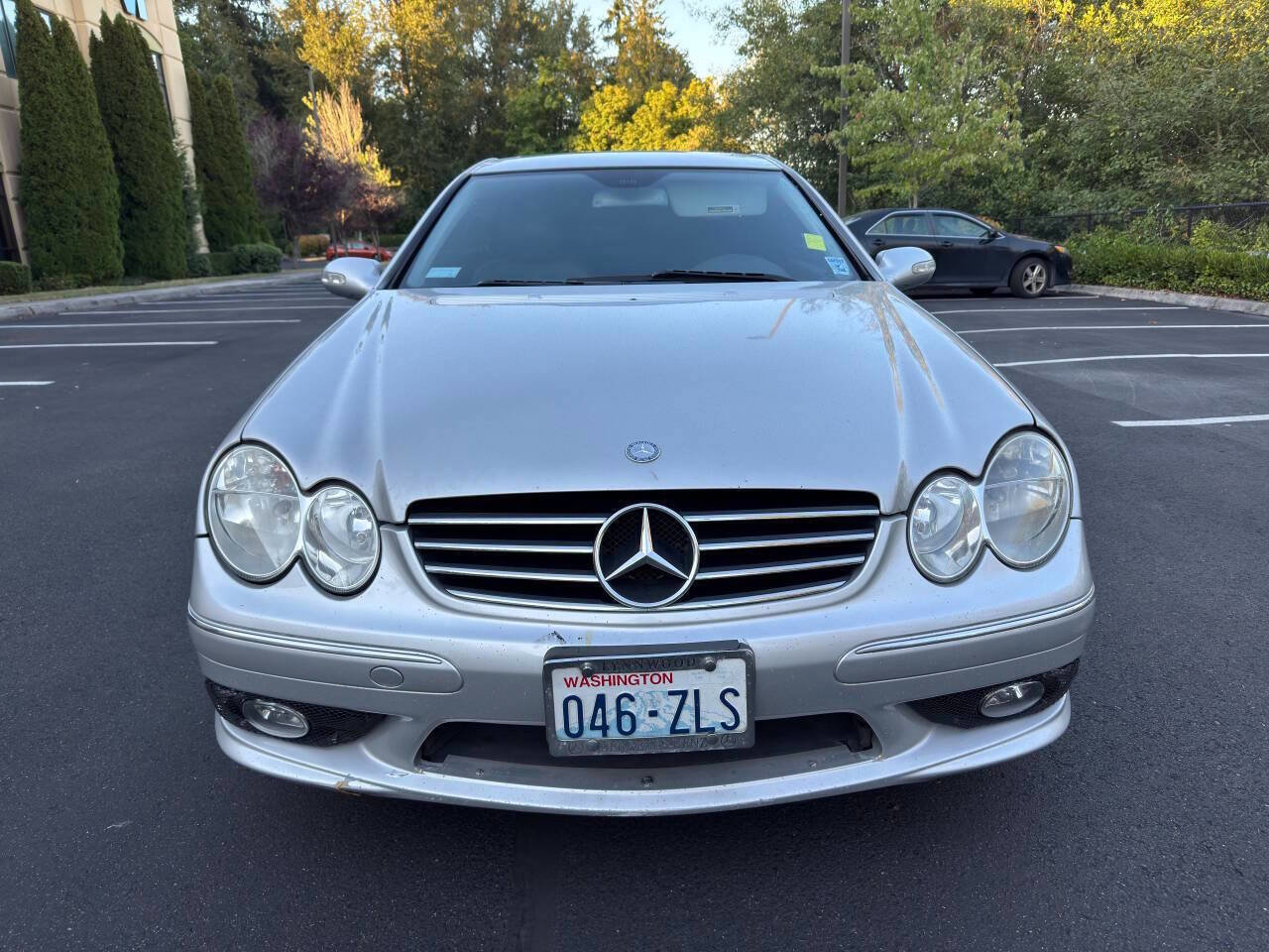Used 2005 Mercedes-Benz CLK 500 Coupe w/ Sunroof Pkg image 2