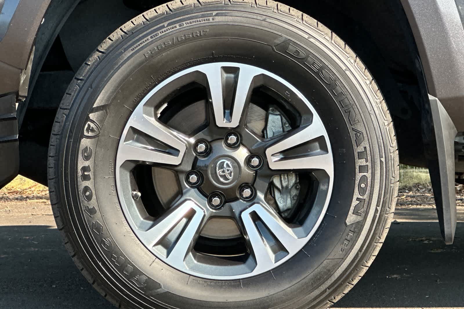 Used 2019 Toyota Tacoma TRD Sport AWD/4WD image 26