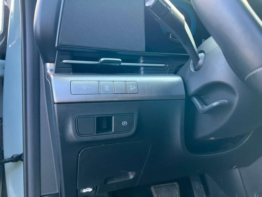 Used 2025 Hyundai Kona SEL FWD image 10