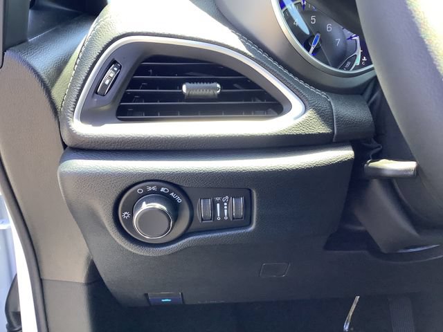 New 2027 Chrysler Pacifica Limited FWD image 15