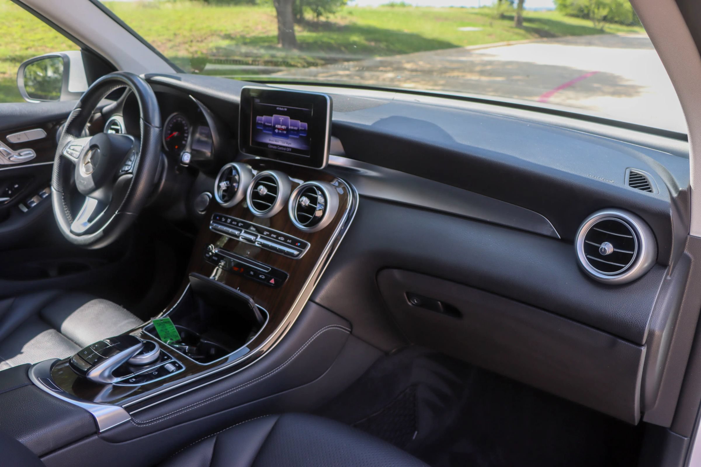 Used 2016 Mercedes-Benz GLC 300 w/ Premium Package image 22