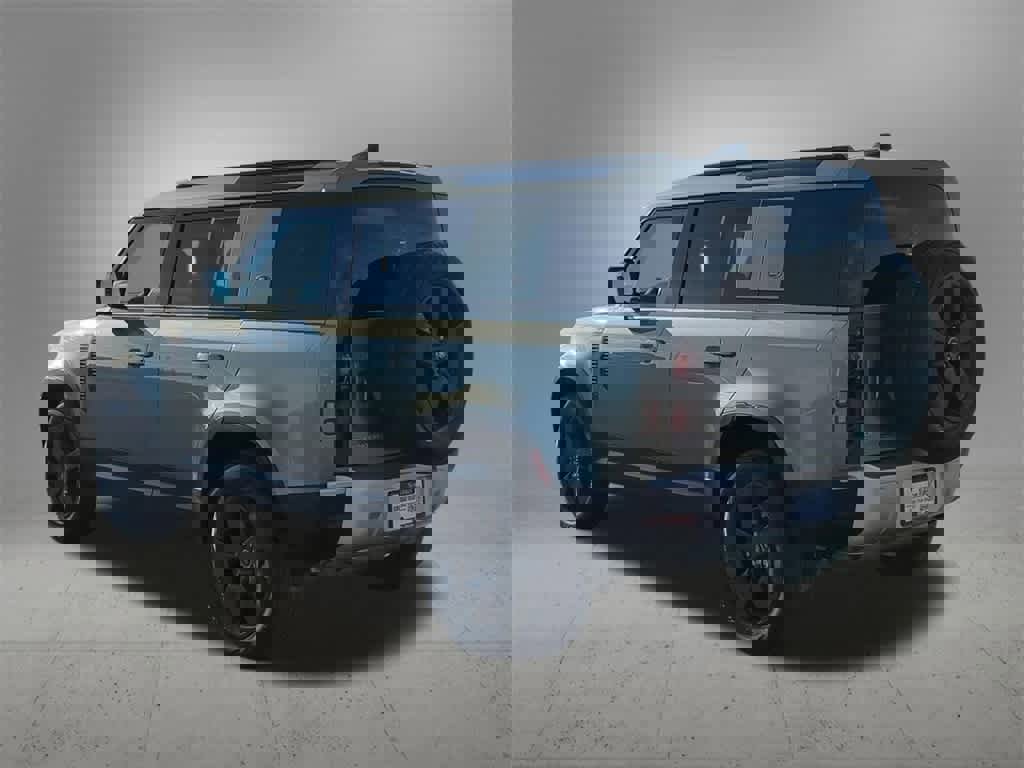 Used 2022 Land Rover Defender 110 SE image 4