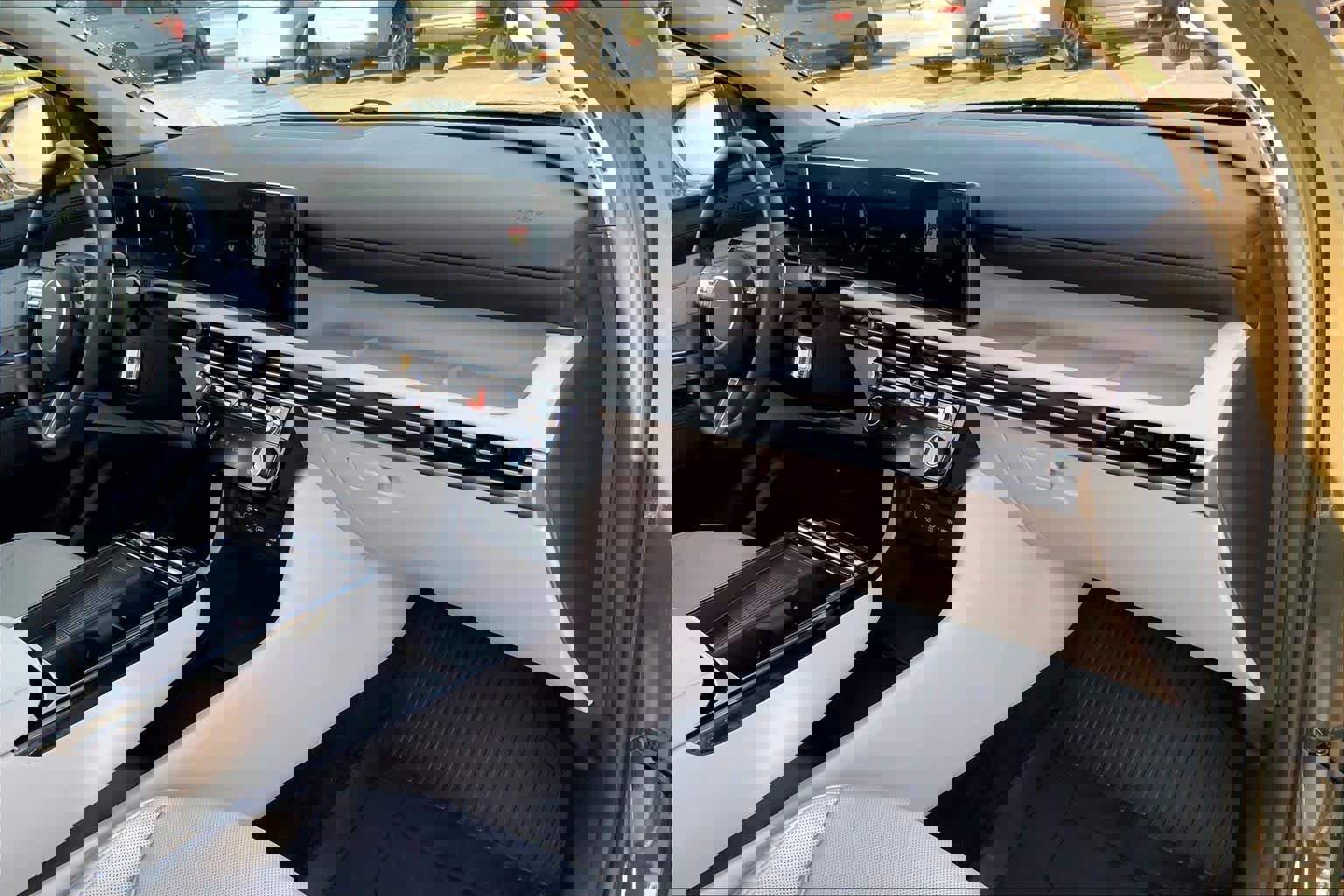 Used 2025 Hyundai Tucson Limited image 19