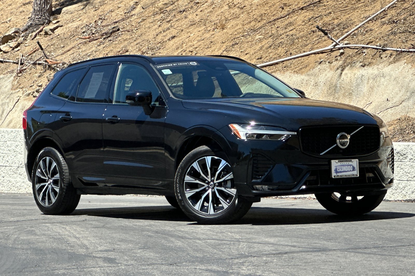 Certified 2025 Volvo XC60 B5 Plus AWD/4WD image 2