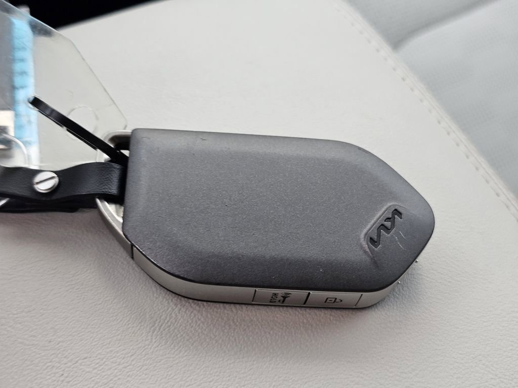 Used 2025 Kia Sorento S w/ Panoramic Sunroof Package image 32