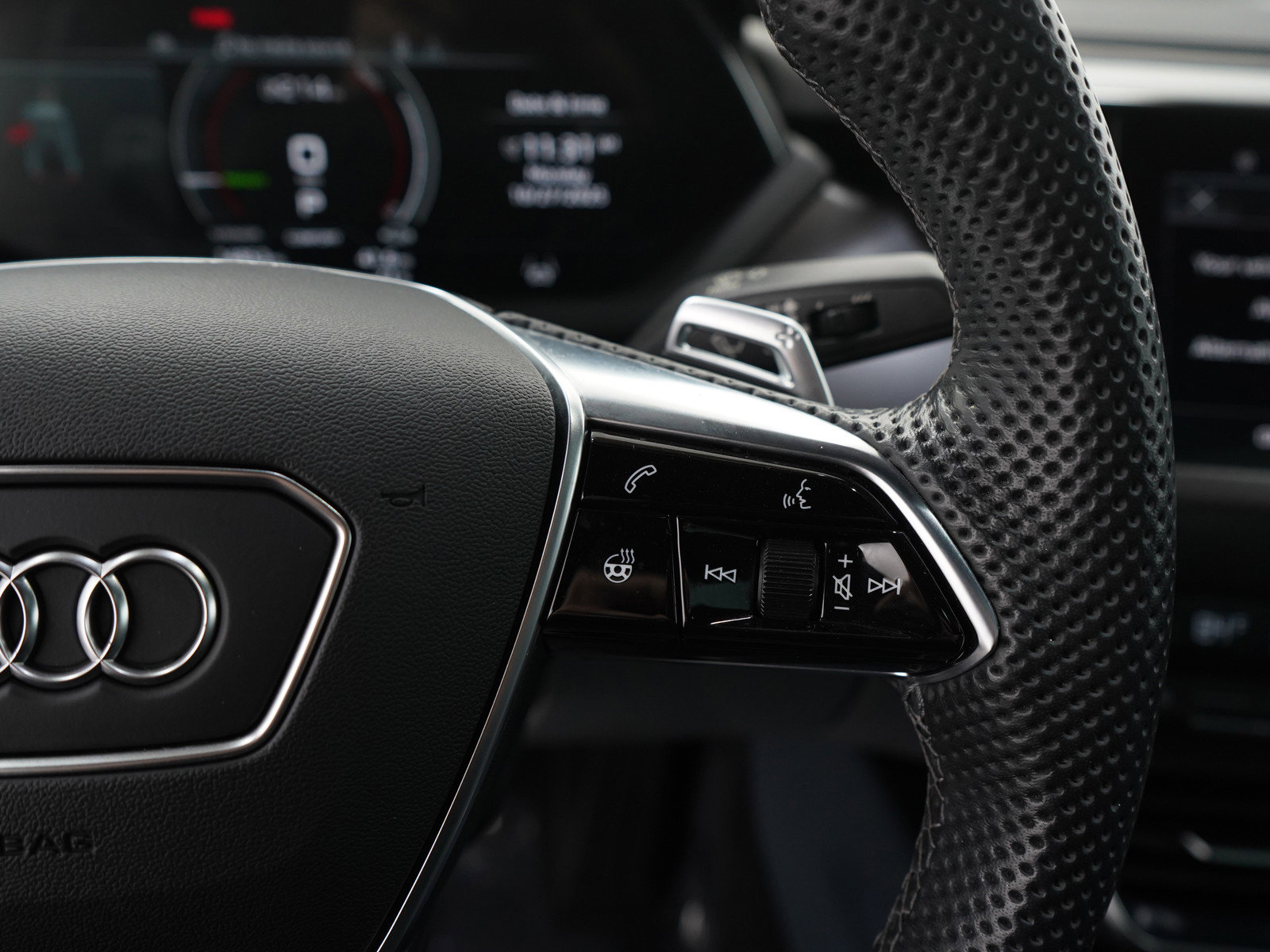 Used 2023 Audi e-tron GT Premium Plus w/ Performance Package image 28