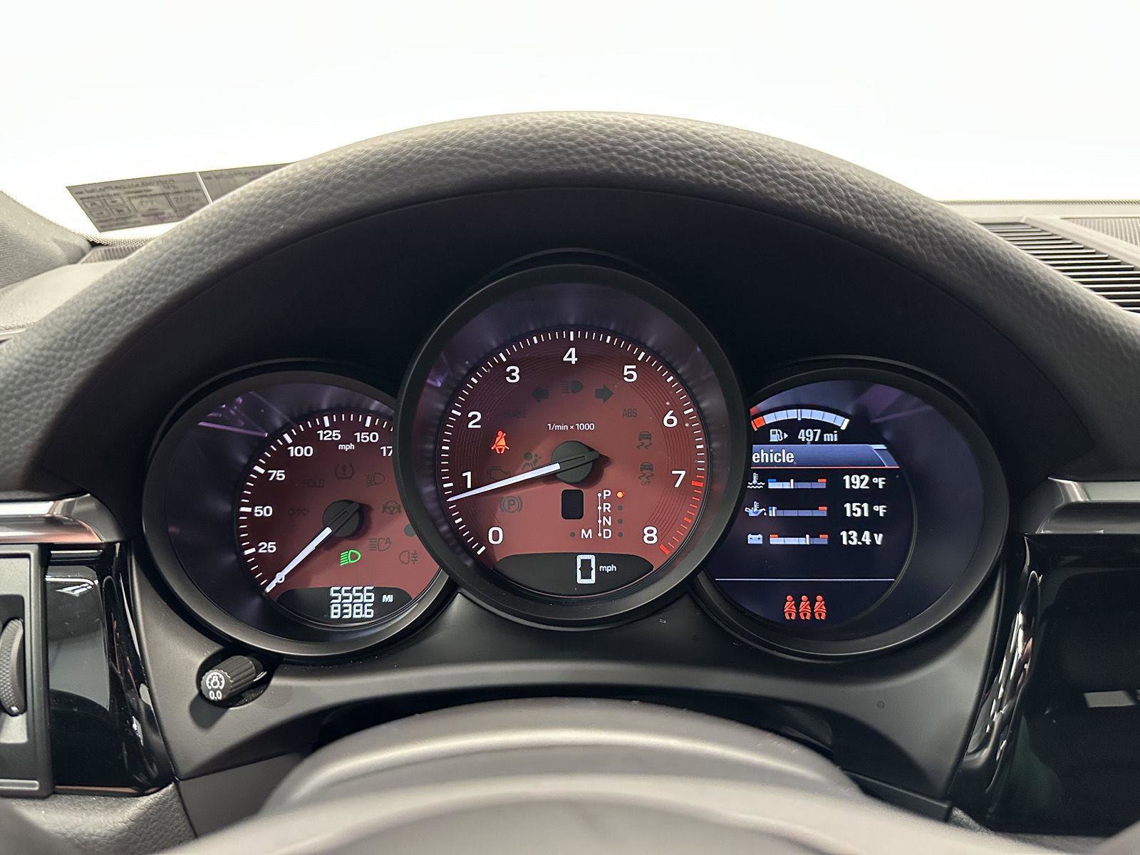 Certified 2025 Porsche Macan image 23