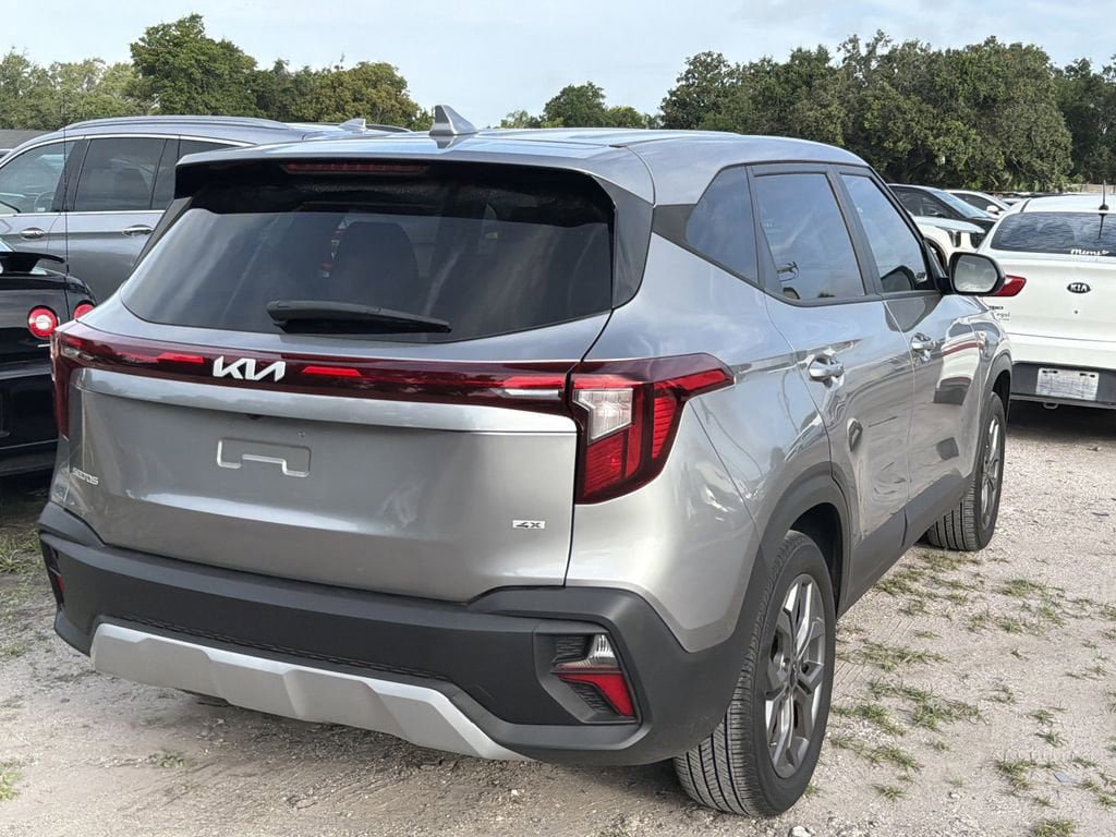 Certified 2025 Kia Seltos LX AWD/4WD image 10
