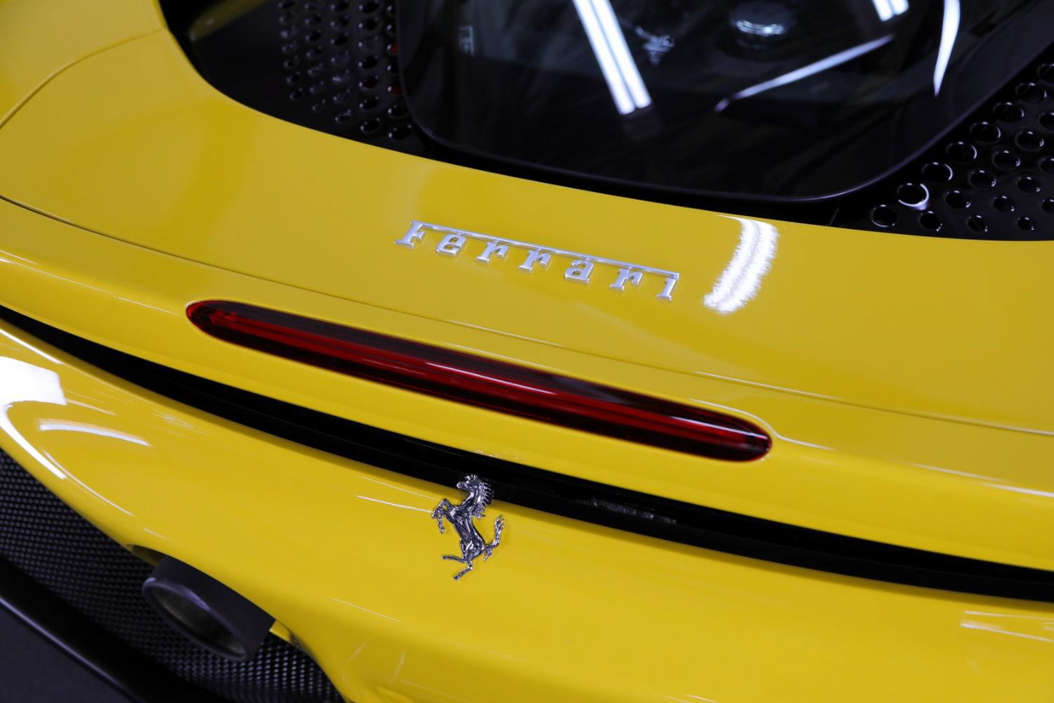 Used 2025 Ferrari SF90 Spider AWD/4WD image 25