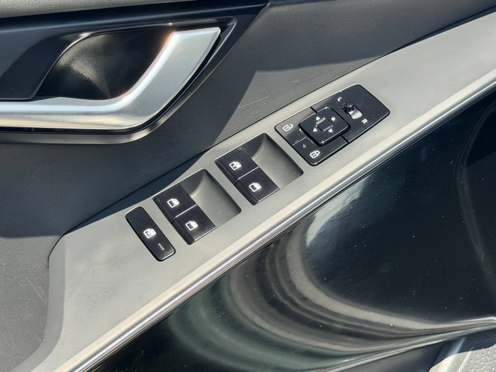 Used 2024 Kia Niro EX FWD image 23