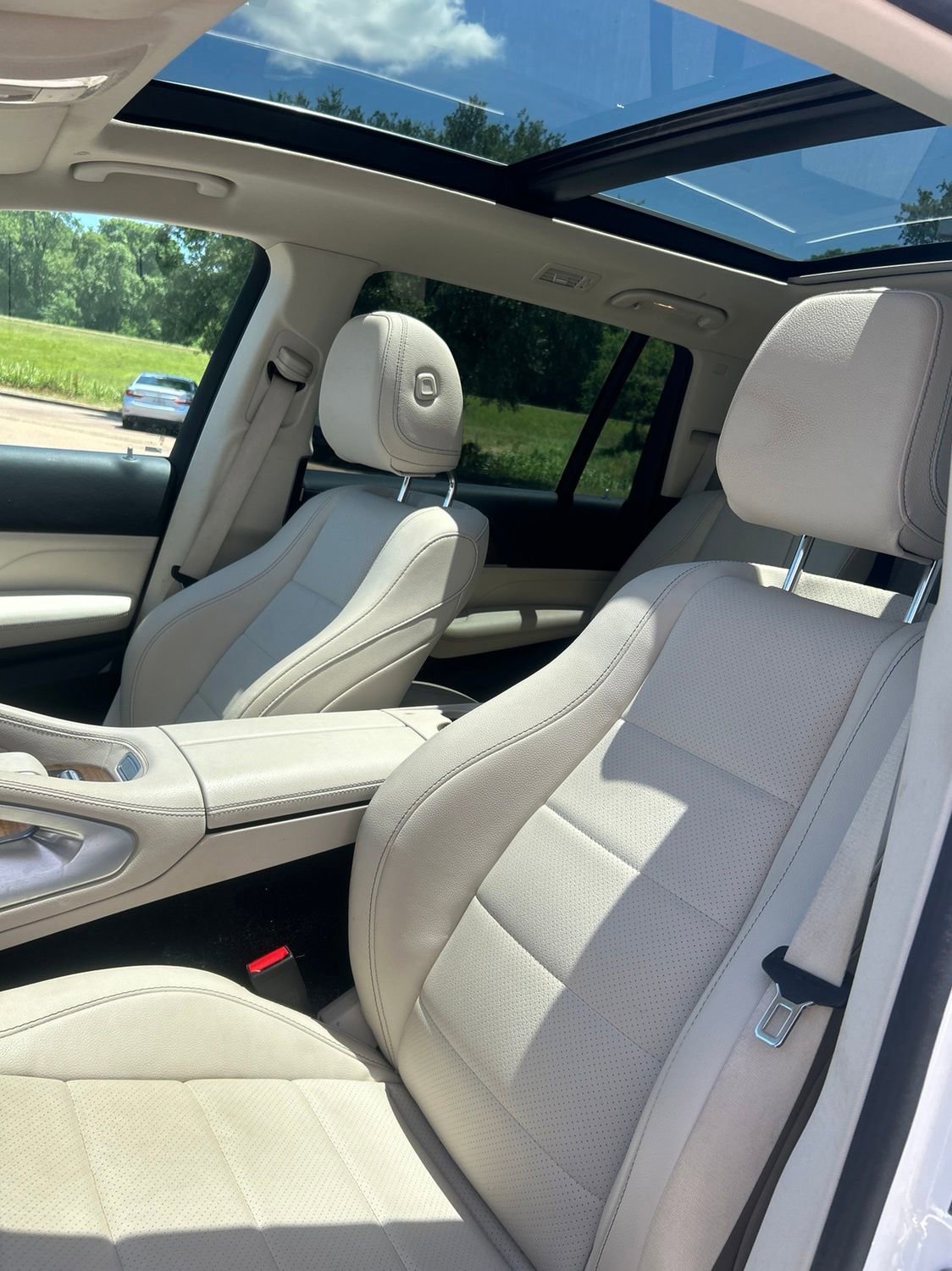Used 2024 Mercedes-Benz GLS 450 4MATIC image 4