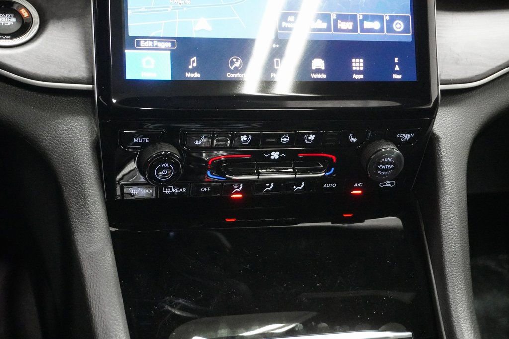 New 2025 Jeep Grand Cherokee L Limited w/ Luxury Tech Group II image 28