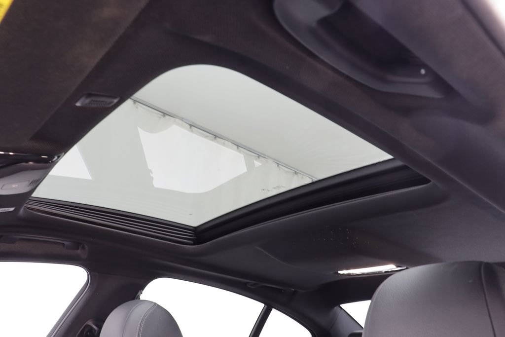 Used 2018 BMW 530e xDrive image 15