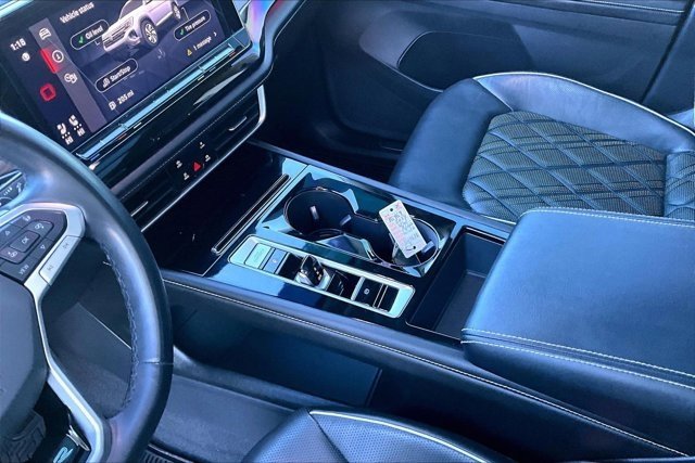 Used 2024 Volkswagen Atlas SEL Premium R-Line image 18