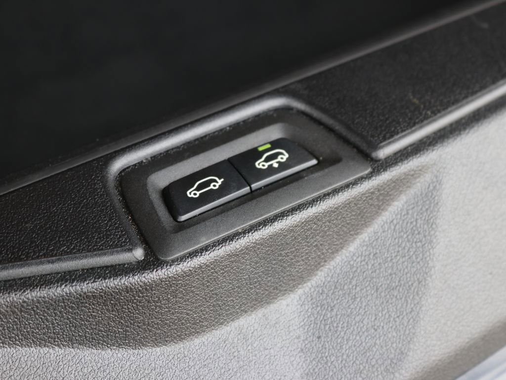 Used 2023 BMW X7 xDrive40i w/ M Sport Package AWD/4WD image 31