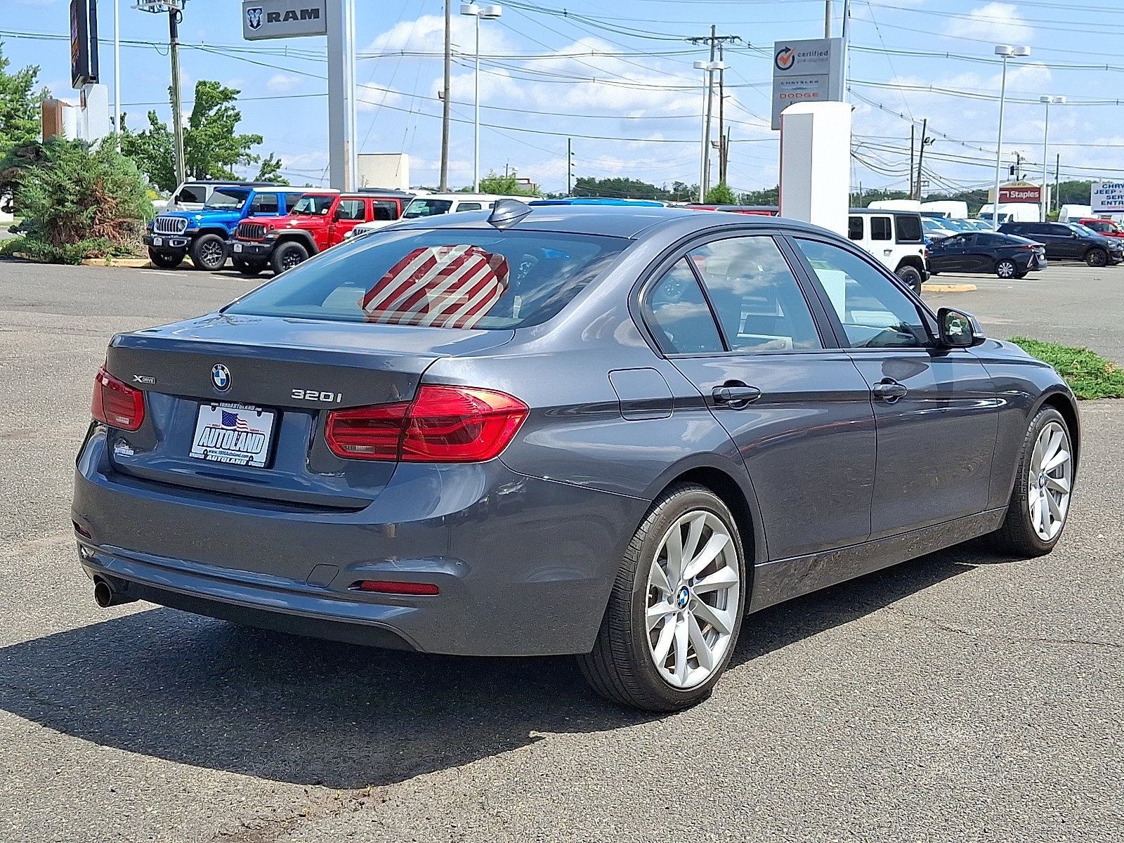 Used 2018 BMW 320i xDrive Sedan w/ Convenience Package AWD/4WD image 7