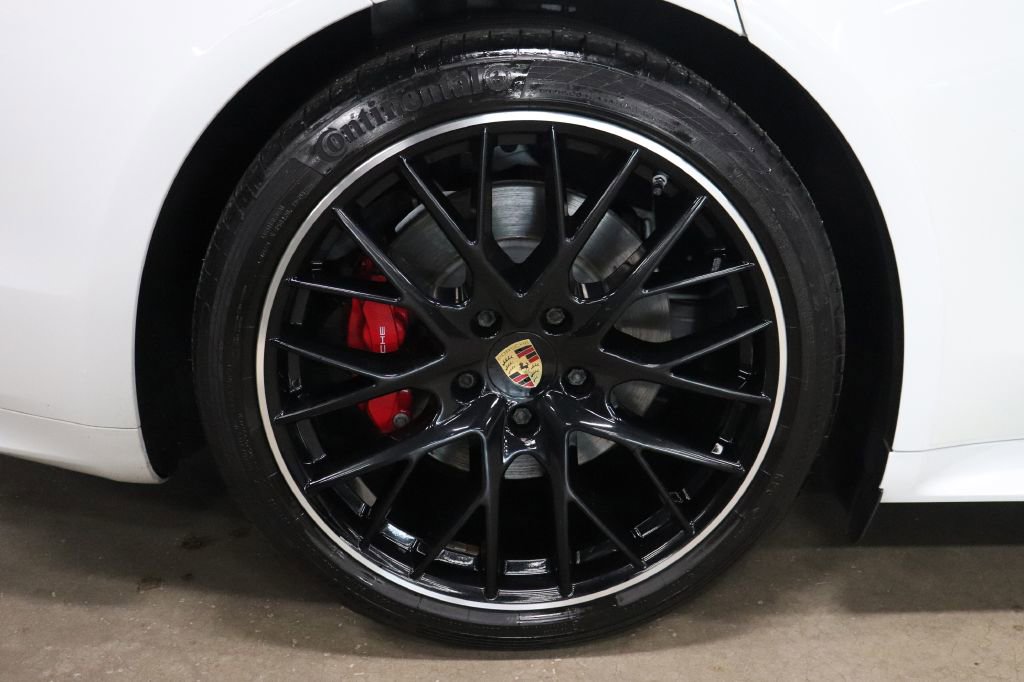 Used 2019 Porsche Panamera GTS image 40