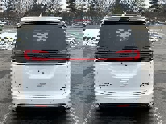 Used 2021 Chrysler Pacifica Limited w/ S Appearance Package image 4