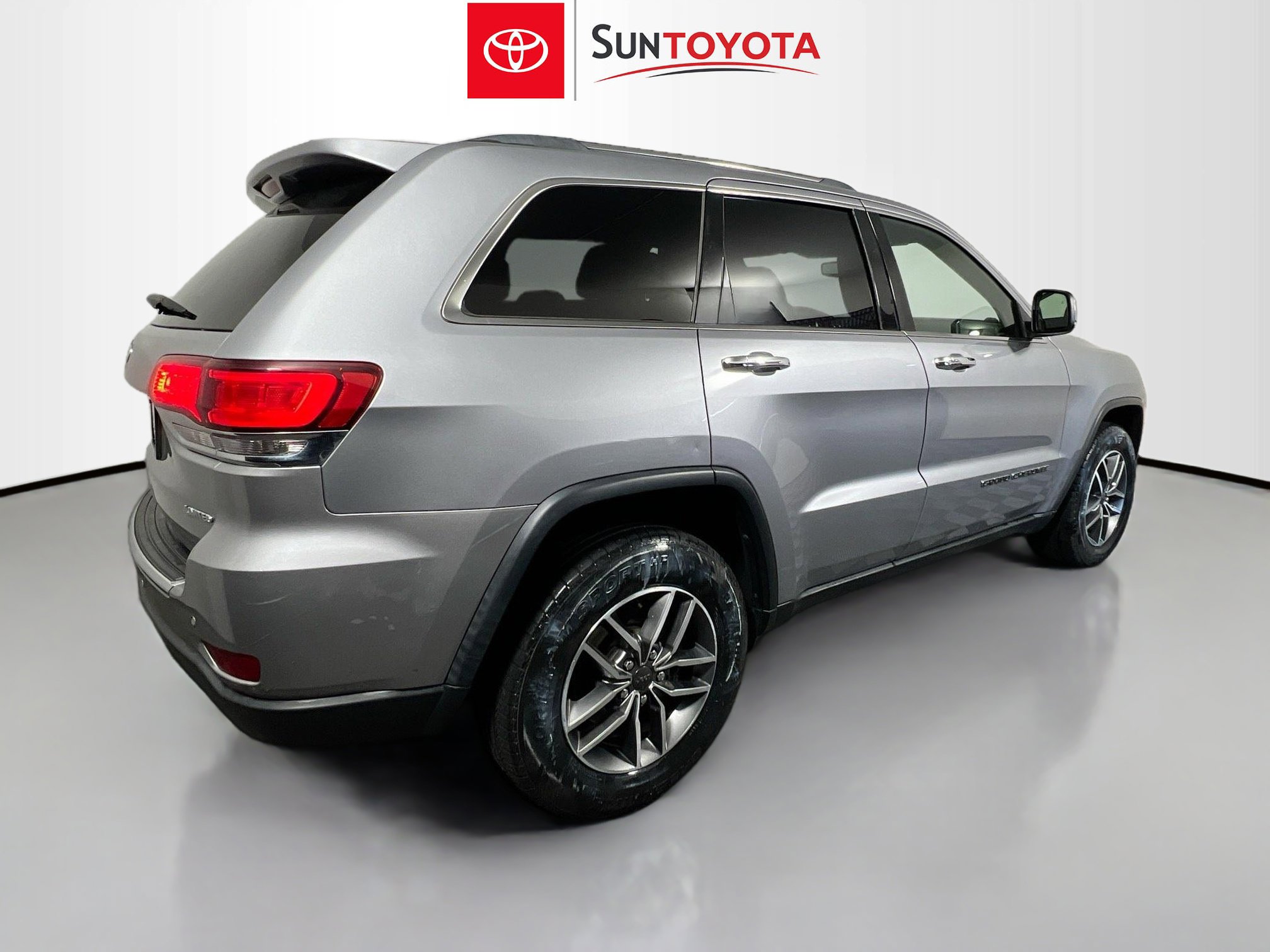 Used 2021 Jeep Grand Cherokee Limited w/ Luxury Group II AWD/4WD image 4