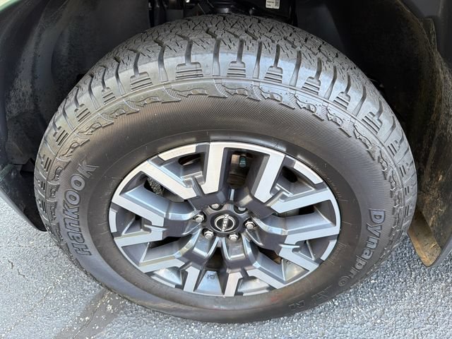 Used 2022 Nissan Frontier SV RWD image 11
