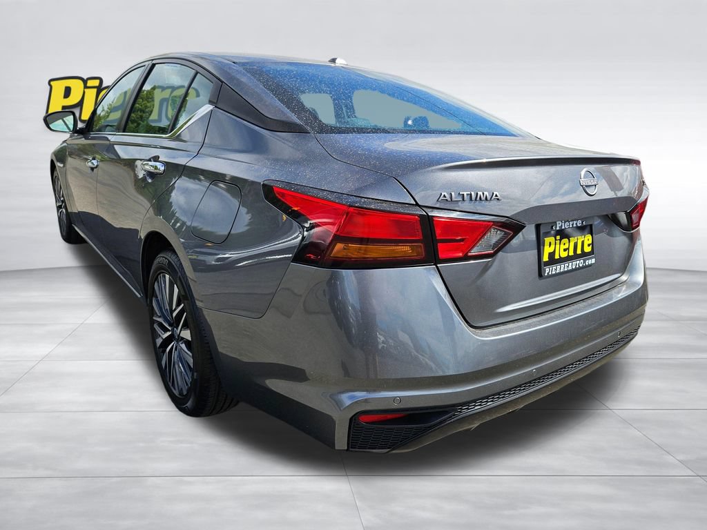Used 2024 Nissan Altima 2.5 SV FWD image 3