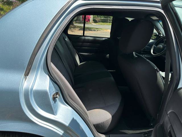 Used 2011 Ford Crown Victoria Police Interceptor image 9