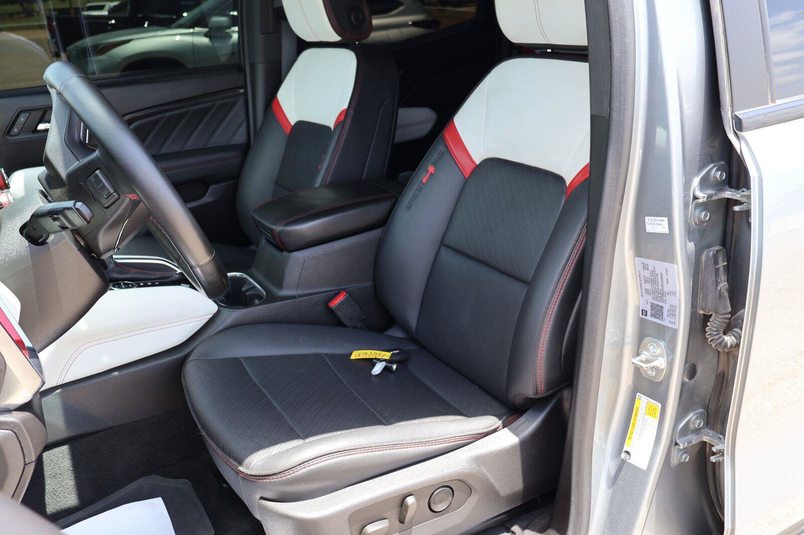 Used 2024 GMC Canyon AT4X AWD/4WD image 13