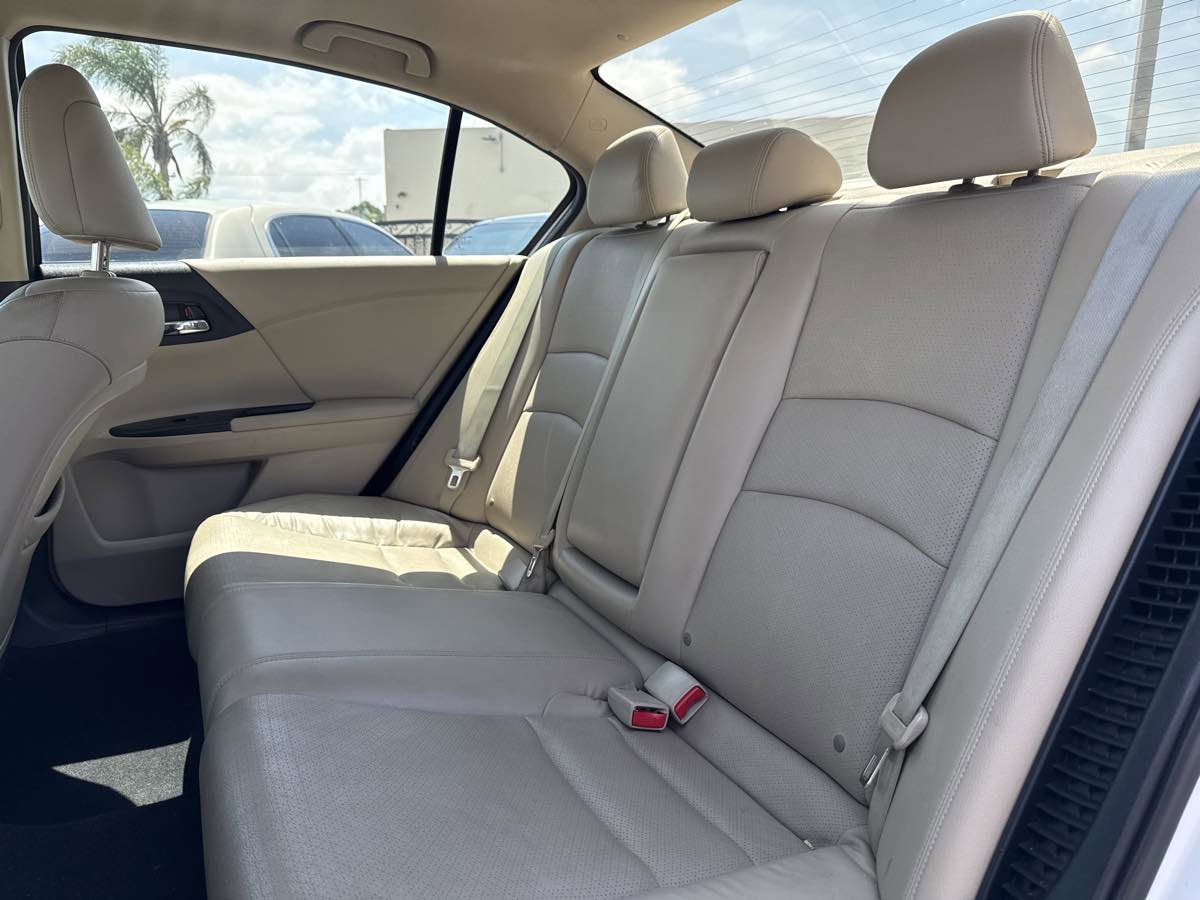 Used 2014 Honda Accord Touring image 11