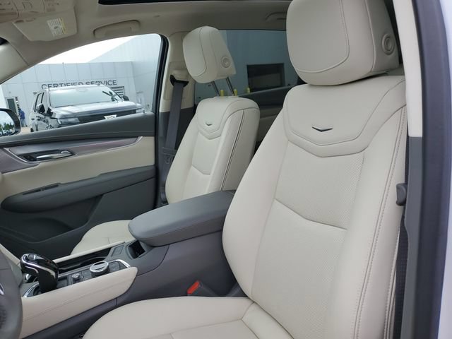 Certified 2024 Cadillac XT5 Premium Luxury w/ LPO, Floor Liner Package AWD/4WD image 5