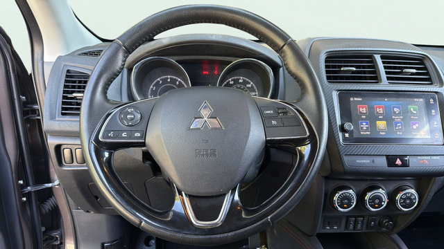Used 2019 Mitsubishi Outlander Sport SE FWD image 16
