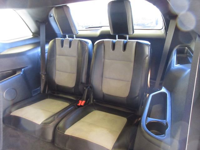 Used 2017 Ford Explorer XLT w/ Equipment Group 202A image 27