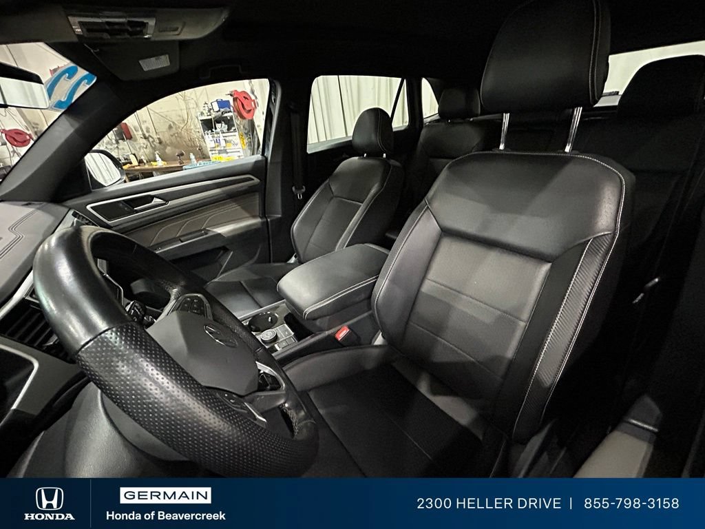 Used 2022 Volkswagen Atlas Cross Sport SEL R-Line AWD/4WD image 25