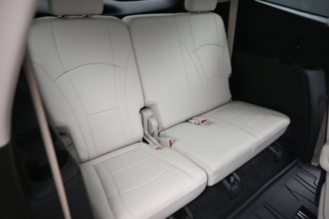 Used 2022 Buick Enclave Essence w/ Experience Buick Package FWD image 17