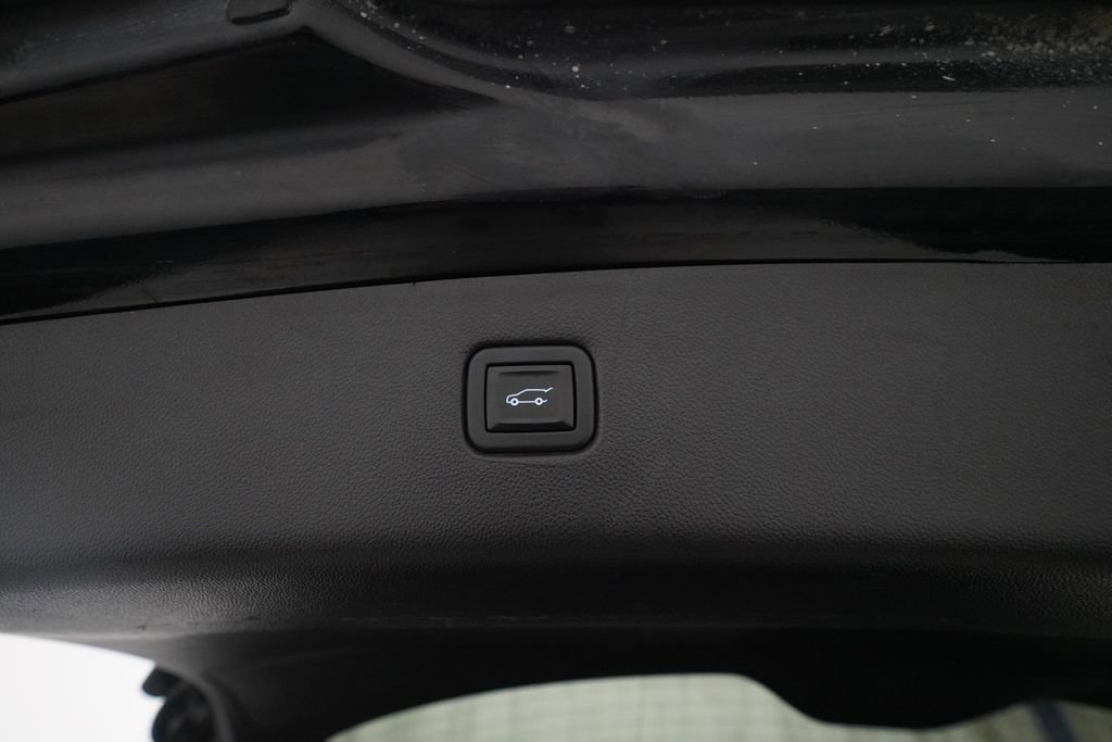 Used 2020 Chevrolet Blazer LT image 13